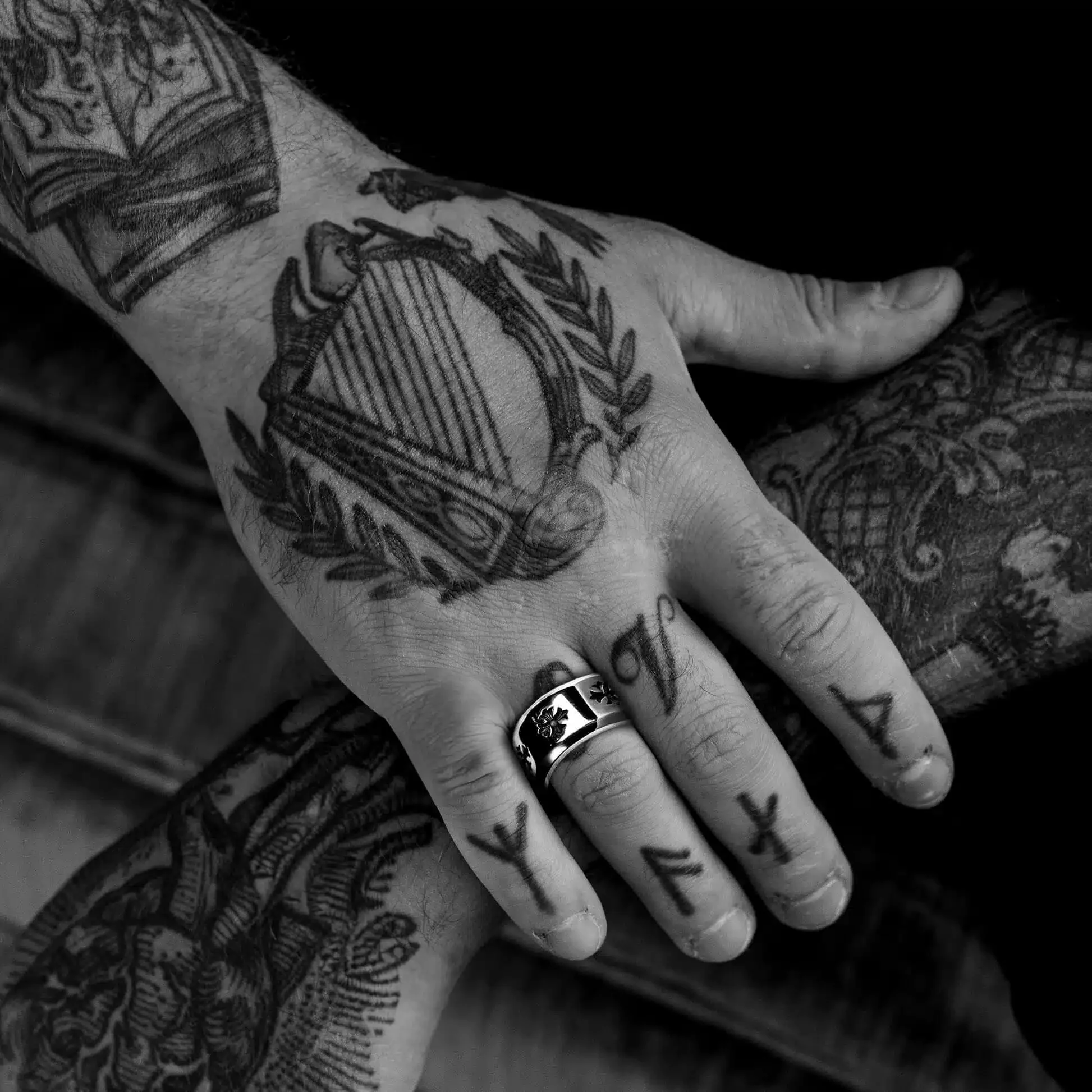 CHROME HEARTS CH PLUS THICK BAND RING
