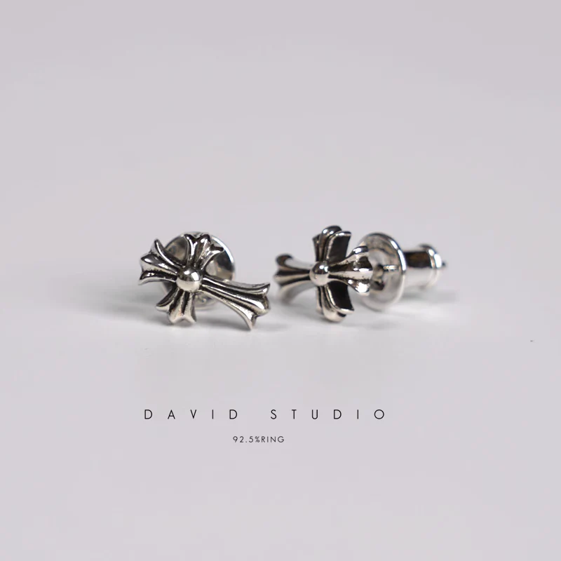 CHROME HEARTS CORSS EARRINGS – CLASSIC