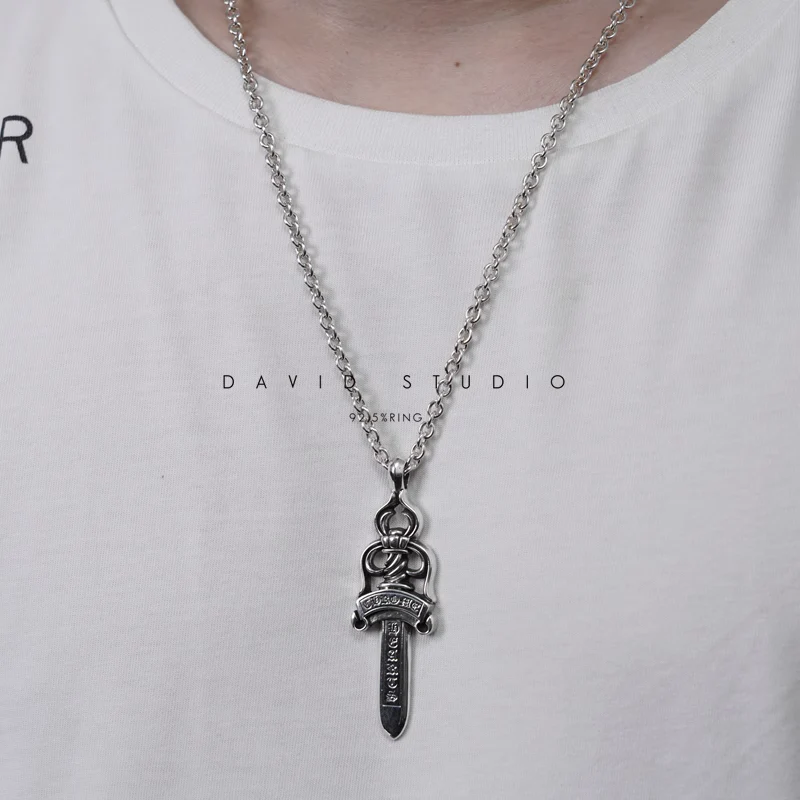 LARGE DAGGER PENDANT – ROLL CHAIN