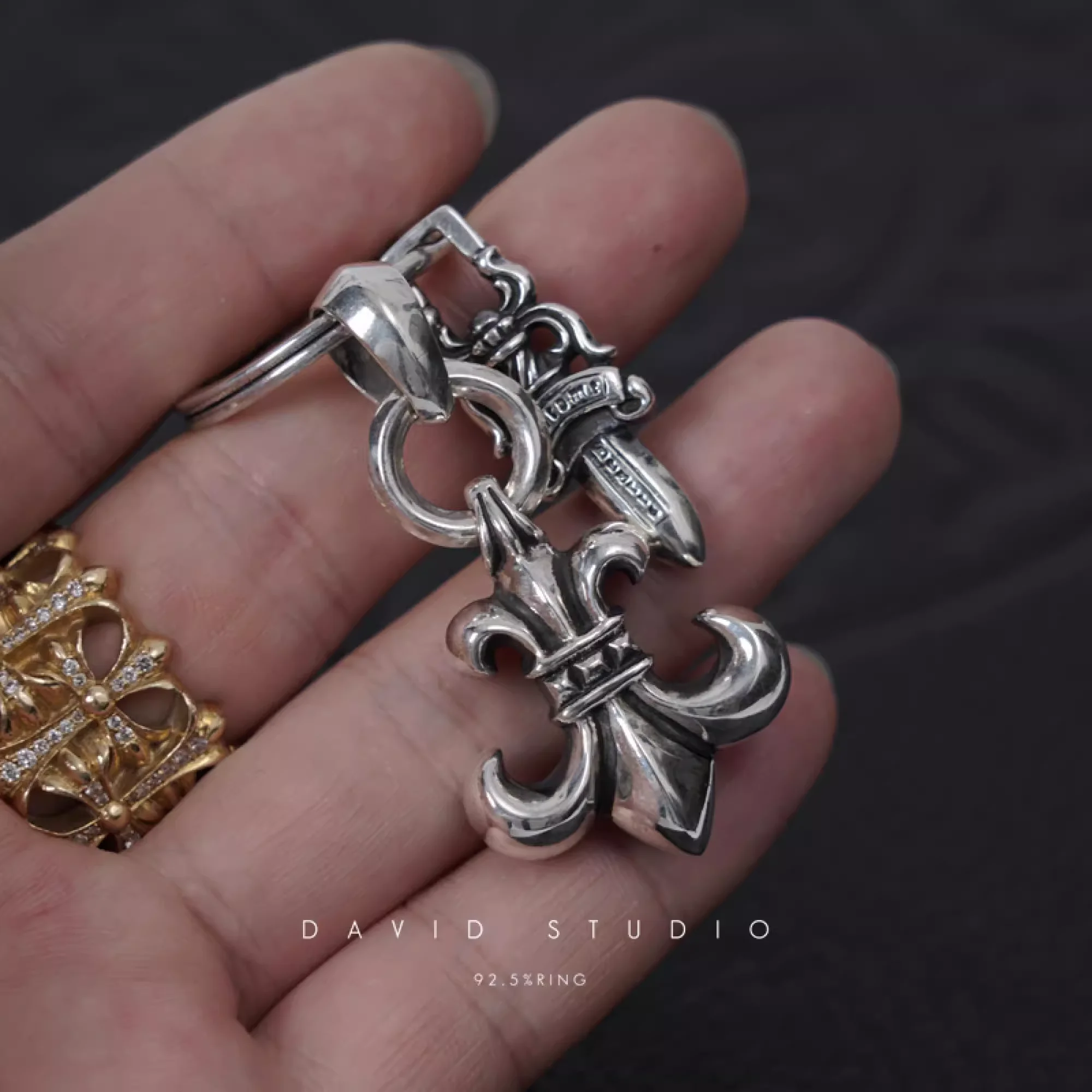 CHROME HEARTS BS FLEUR AND DAGGER KEY RING