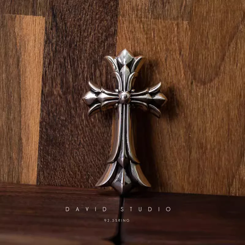 CHROME HEARTS LARGE DOUBLE CROSS PENDANT