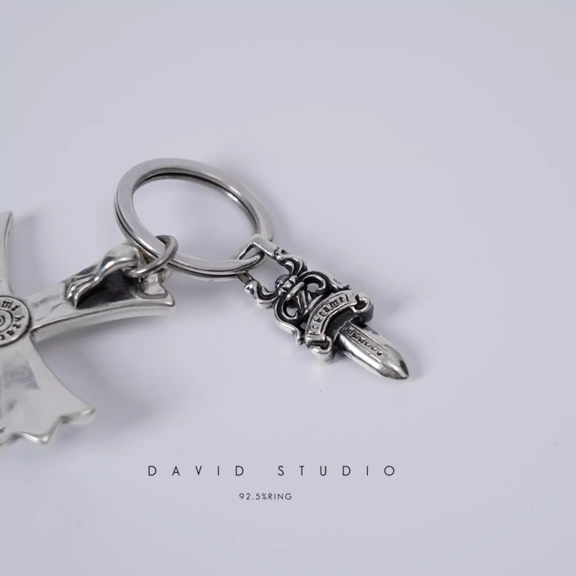 CHROME HEARTS CROSS AND DAGGER KEY RING