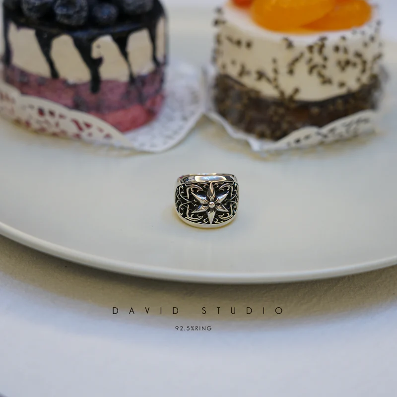 CHROME HEARTS OVAL STAR RING – ClASSIC