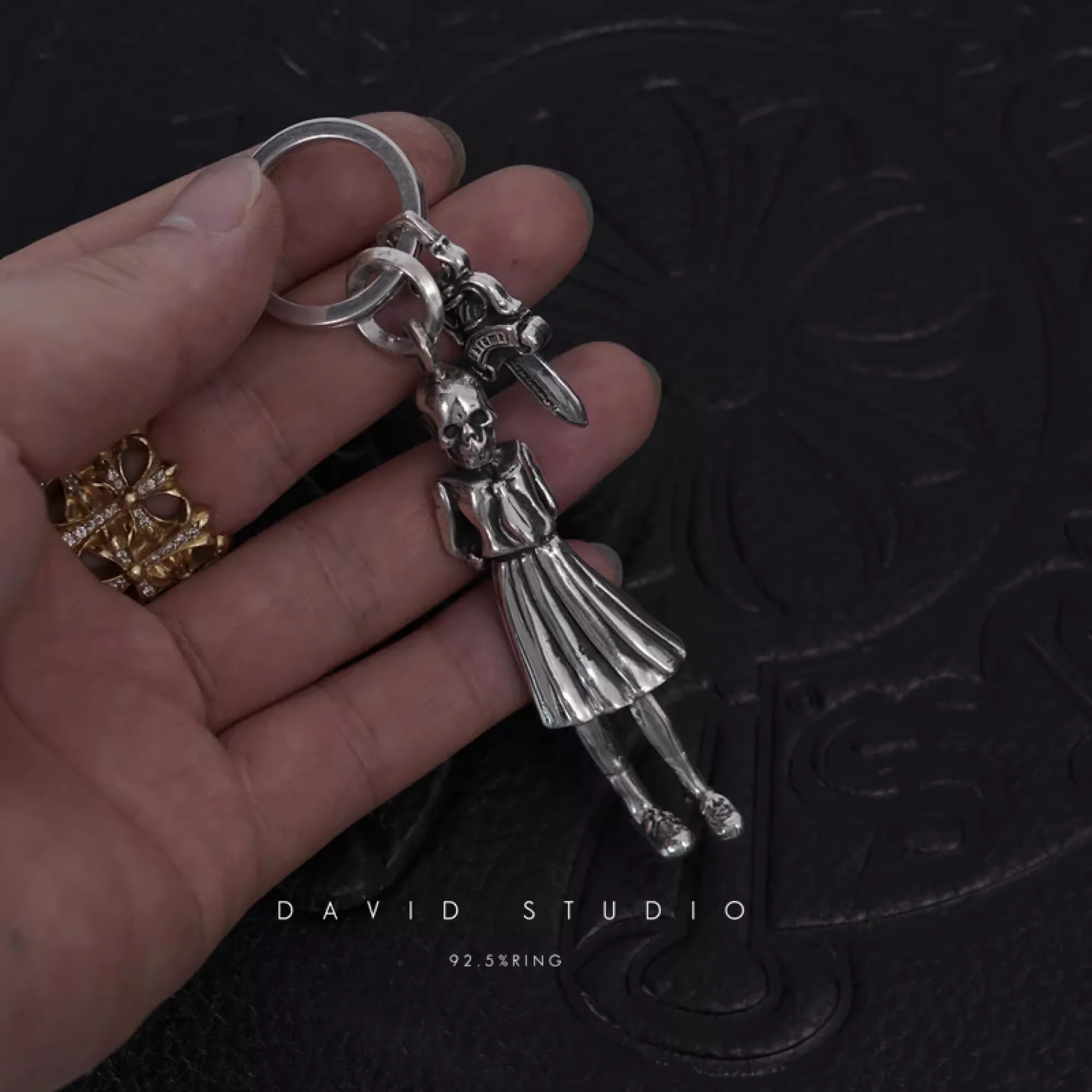 CHROME HEARTS FOTI SKIPPY AND DAGGER KEY RING