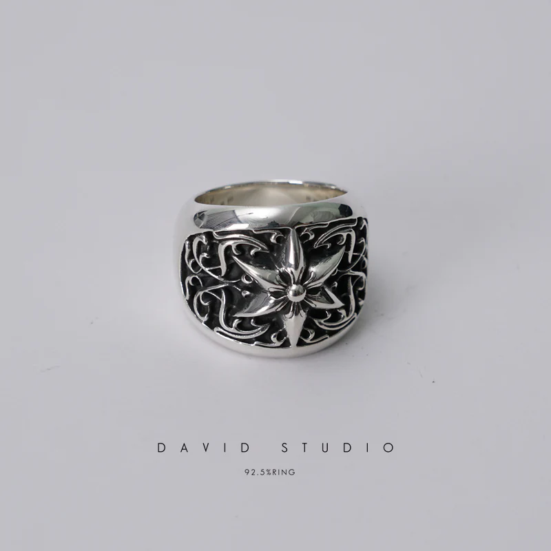 CHROME HEARTS OVAL STAR RING – ClASSIC