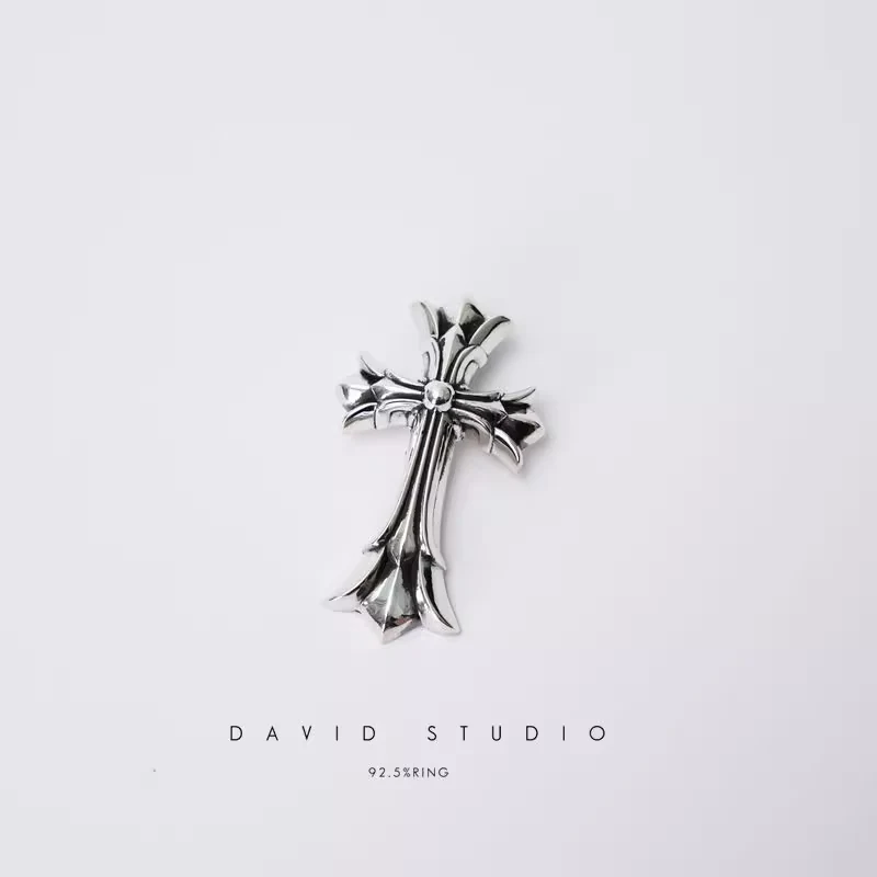CHROME HEARTS LARGE DOUBLE CROSS PENDANT