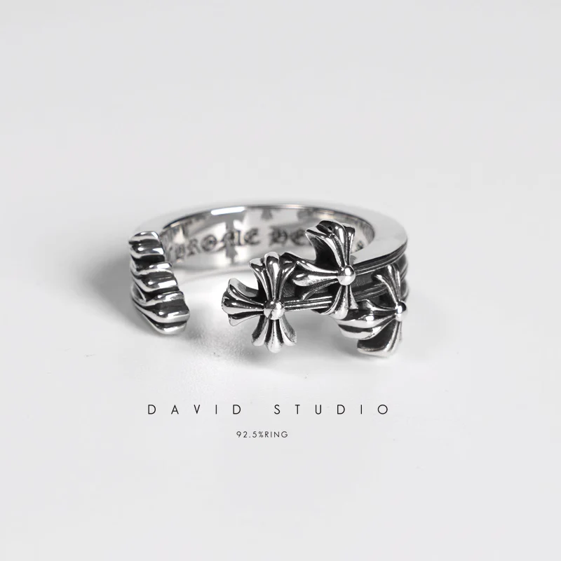 CHROME HEARTS CEMETERY HOOP RING