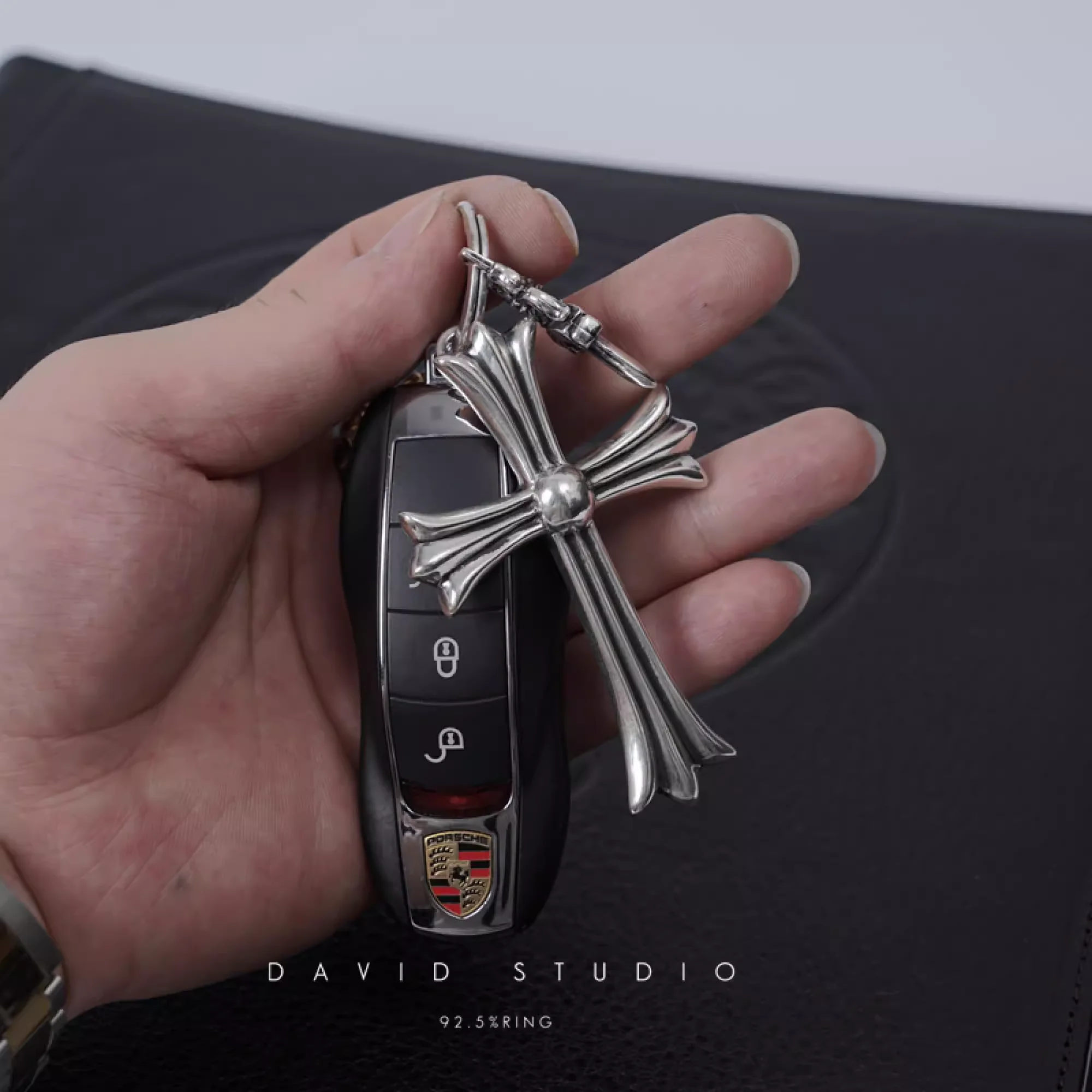 CHROME HEARTS CROSS AND DAGGER KEY RING