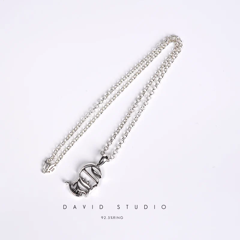 CH LOGO PENDANT – ROLL CHAIN