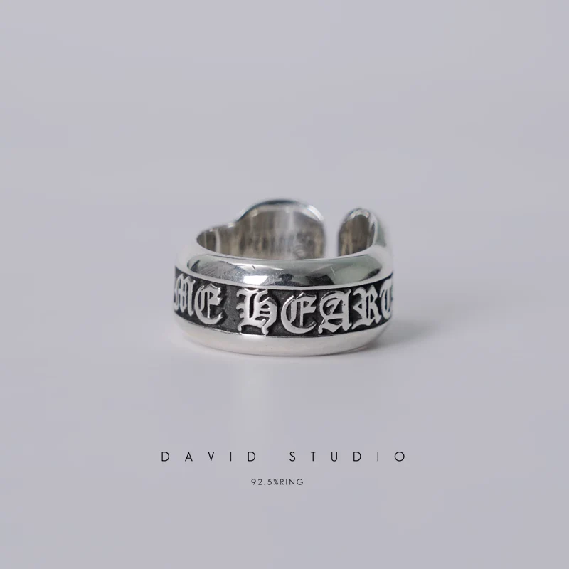 CHROME HEARTS SCROLL RING – SMALL LABEL RING