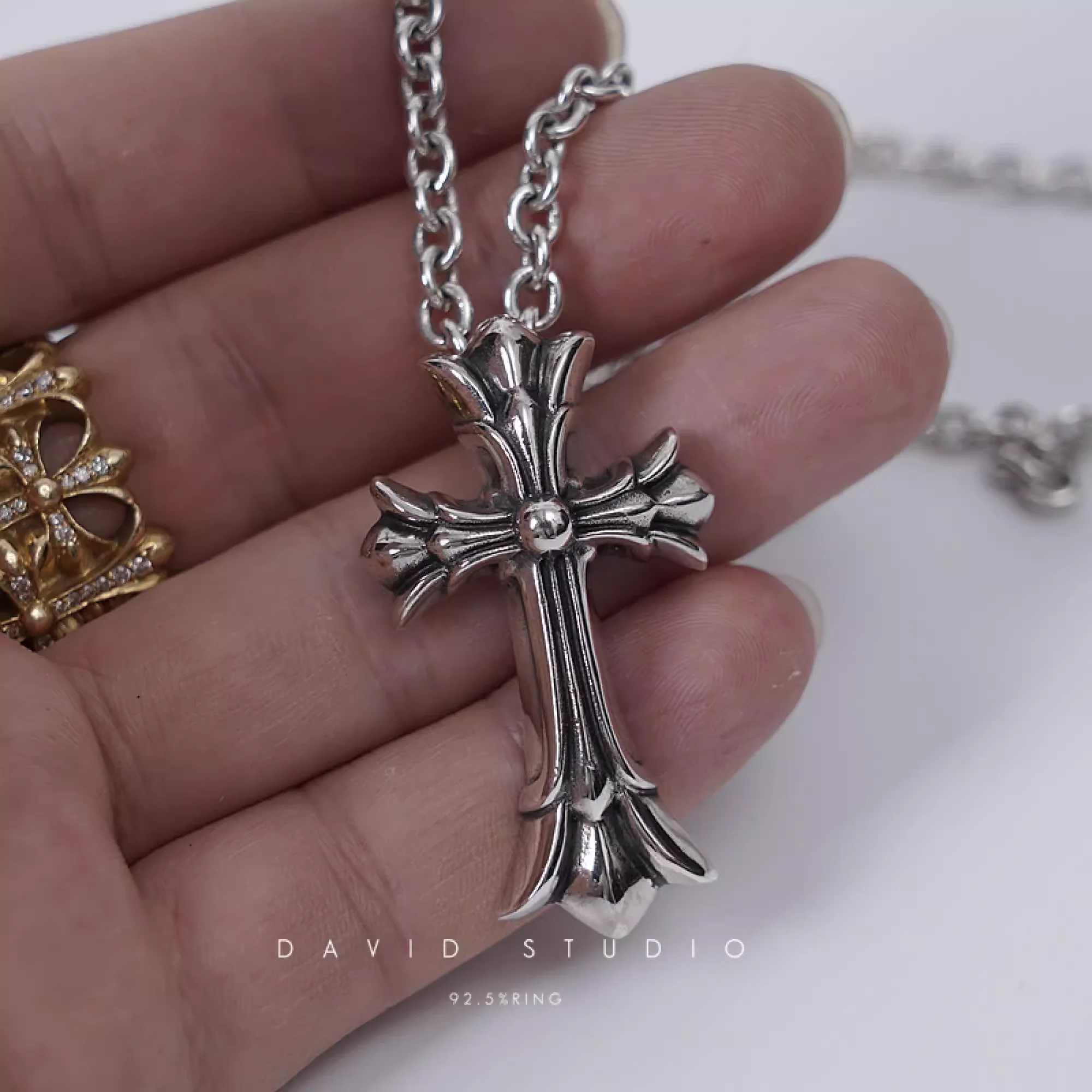 SMALL DOUBLE CROSS PENDANT – ROLL CHAIN