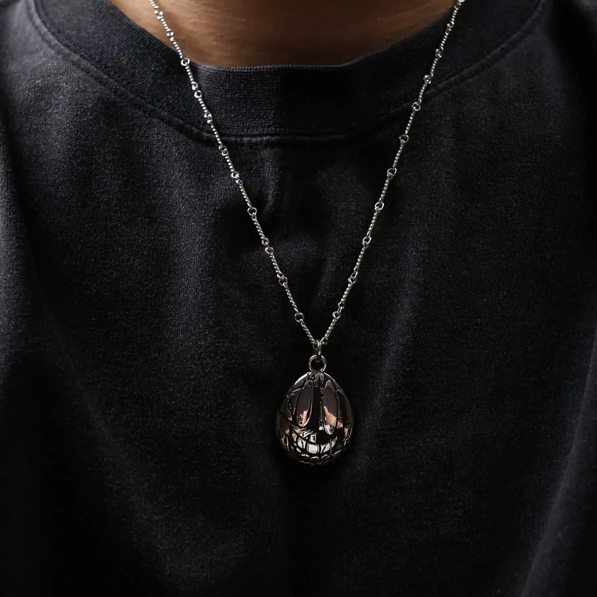 MATTY BOY PENDANT – TWIST CHAIN