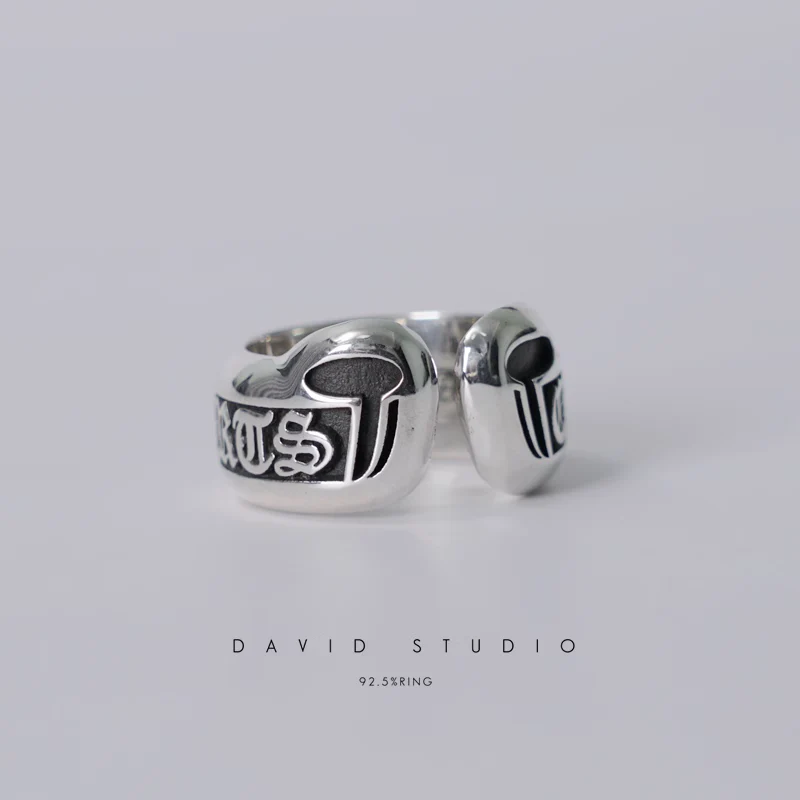 CHROME HEARTS SCROLL RING – SMALL LABEL RING