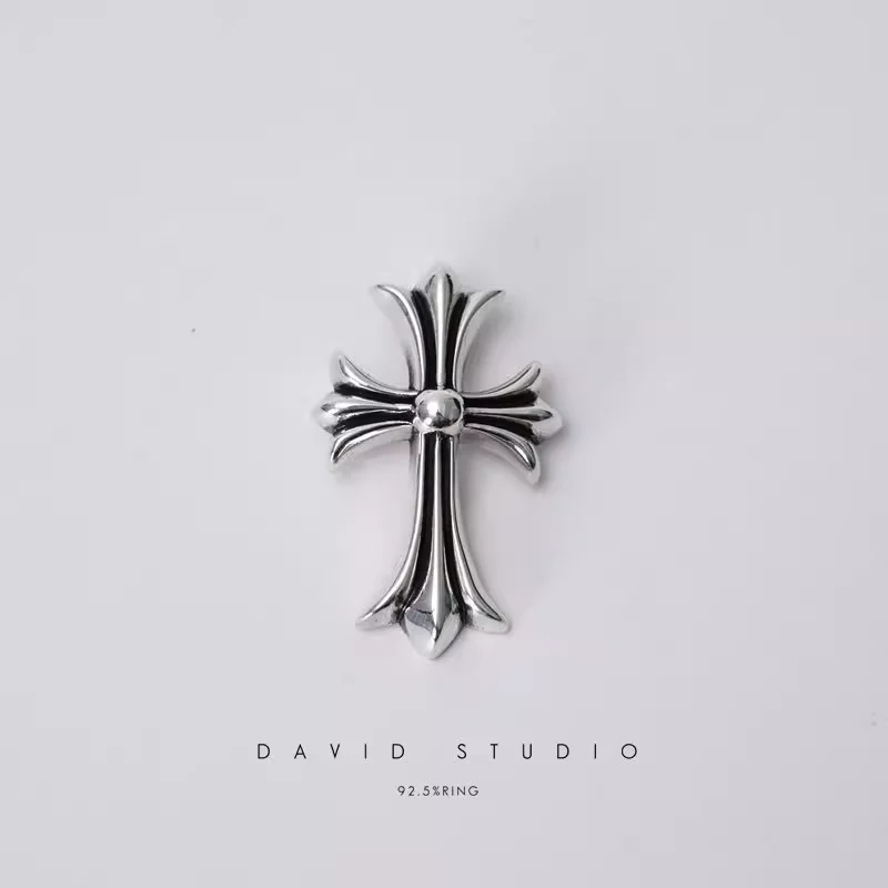 SMALL CROSS PENDANT