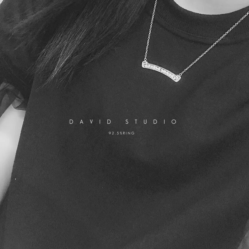 CH LOGO NECKLACE – ROLL CHAIN