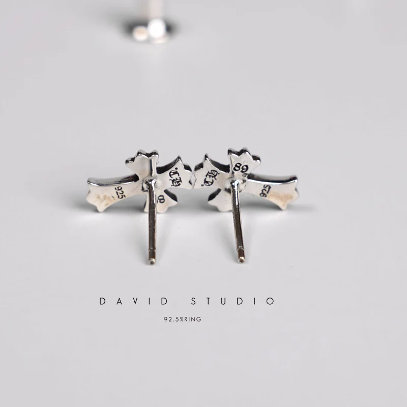 CHROME HEARTS CORSS EARRINGS – CLASSIC
