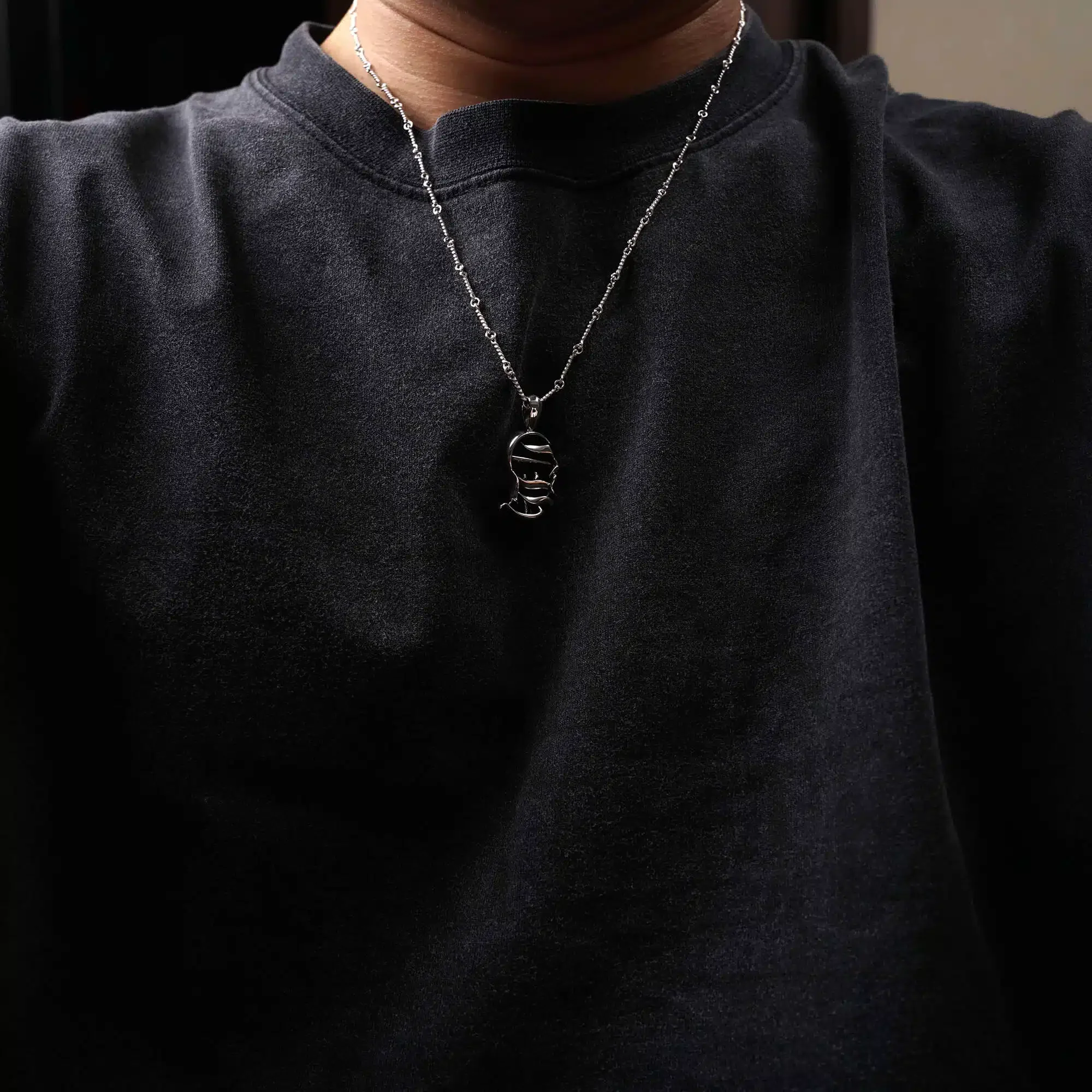 CH LOGO PENDANT – TWIST CHAIN