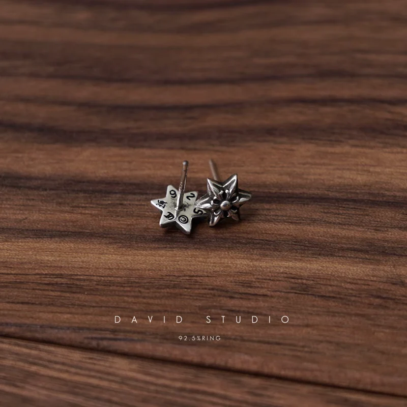 CHROME HEARTS CUT OUT STAR EARRING