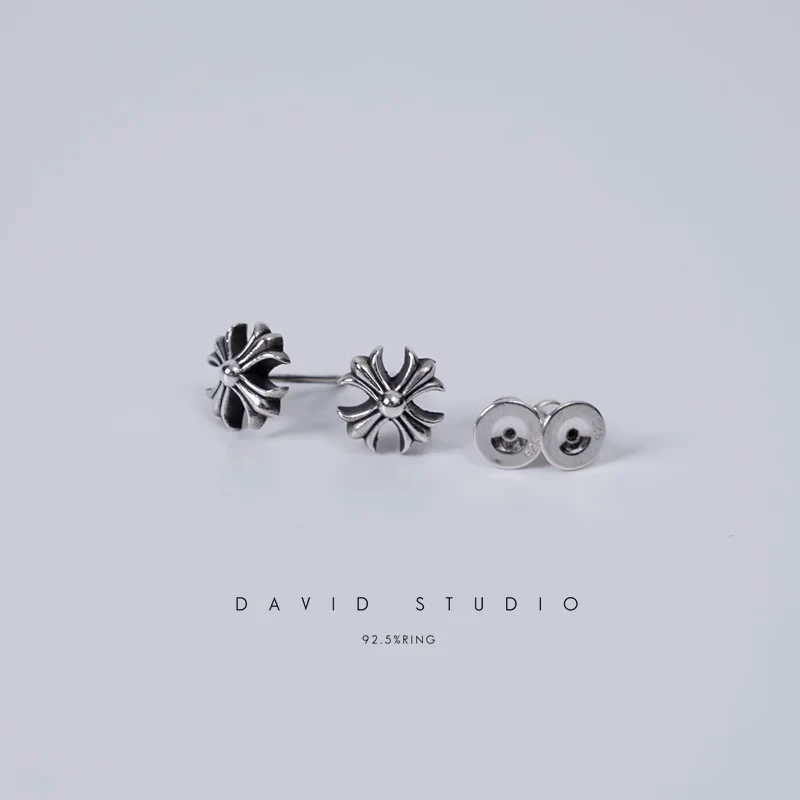 CHROME HEARTS CROSS CUT OUT STUD EARRING