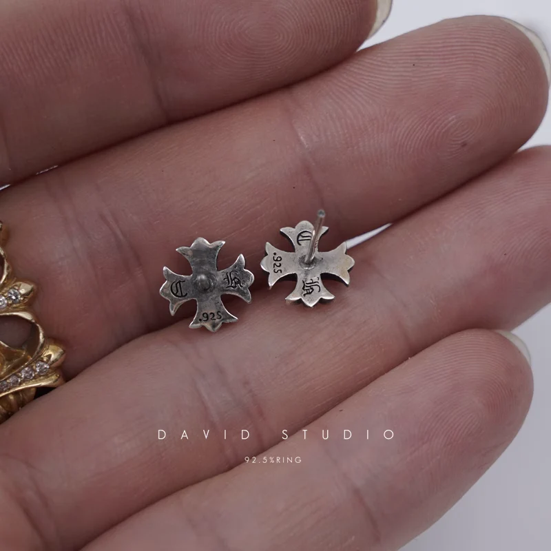 CHROME HEARTS CROSS CUT OUT STUD EARRING