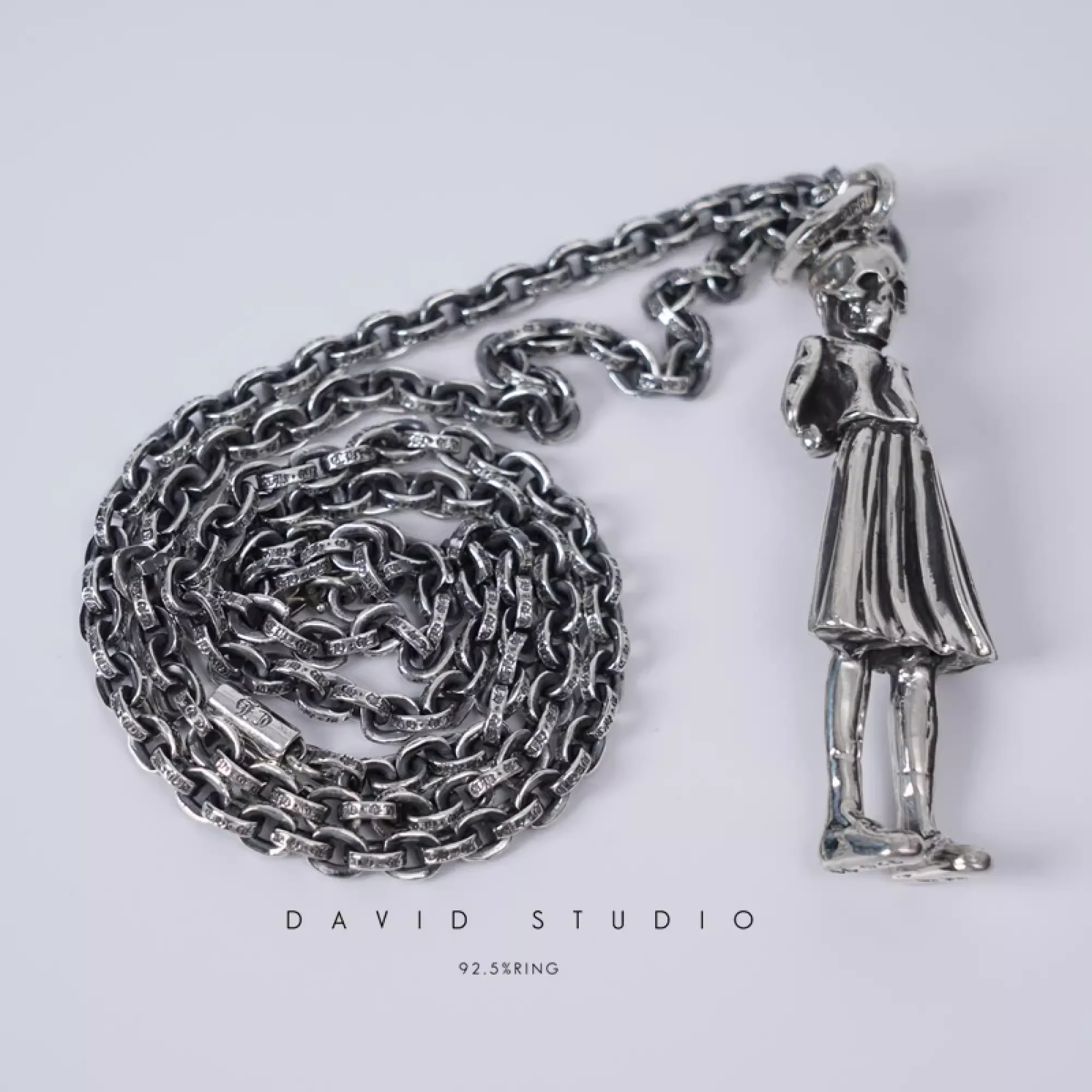 LARGE FOTI SKIPPY PENDANT – PAPER CHAIN