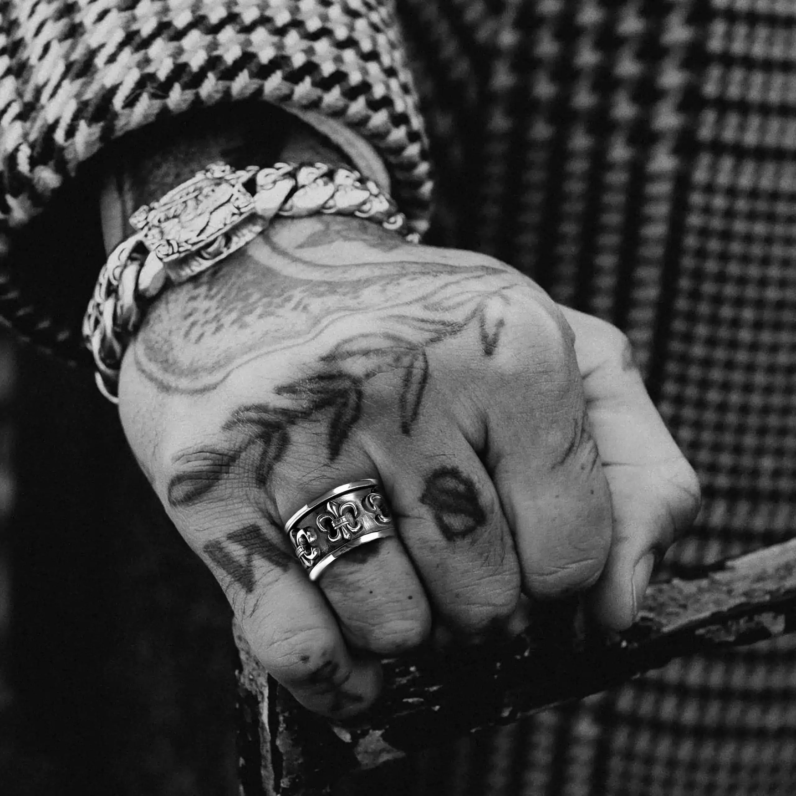 CHROME HEARTS BS FLEUR SPINNER RING