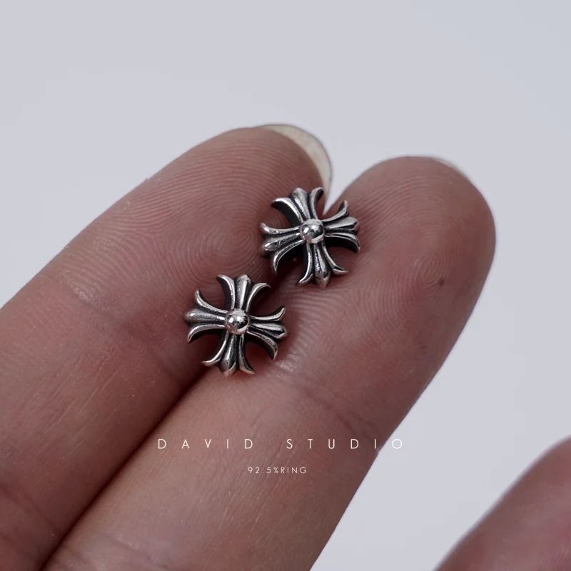 CHROME HEARTS CROSS CUT OUT STUD EARRING