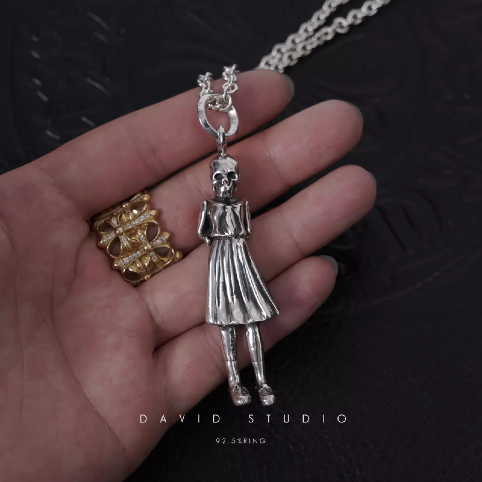 LARGE FOTI SKIPPY PENDANT – ROLL CHAIN