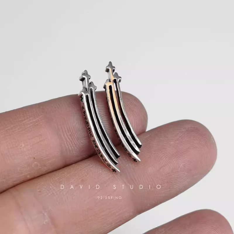 CHROME HEARTS 3RS CROSS EARRING