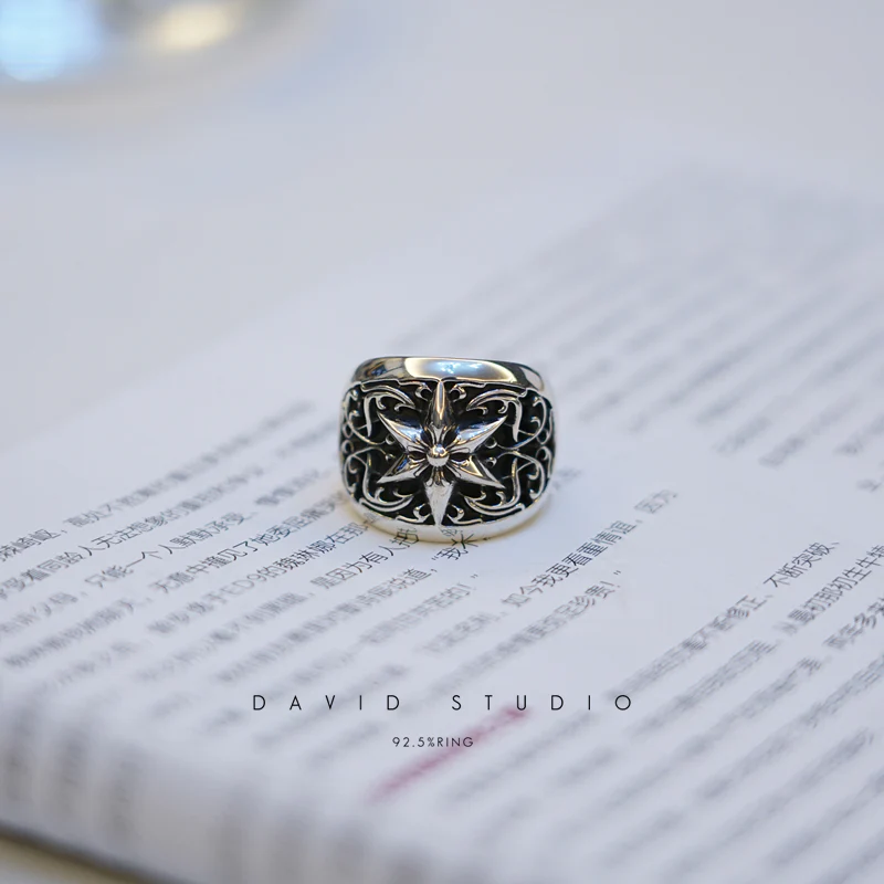 CHROME HEARTS OVAL STAR RING – ClASSIC