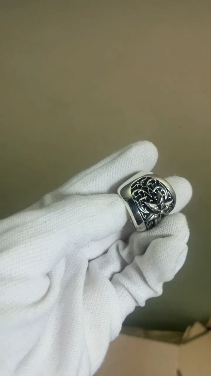 CHROME HEARTS OVAL STAR RING – ClASSIC