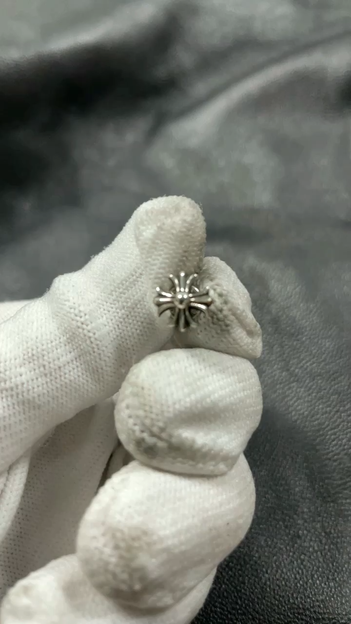 CHROME HEARTS CROSS CUT OUT STUD EARRING