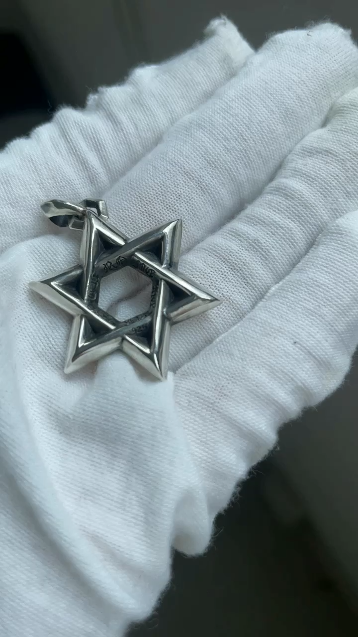 CHROME HEARTS SMALL STAR OF DAVID PENDANT