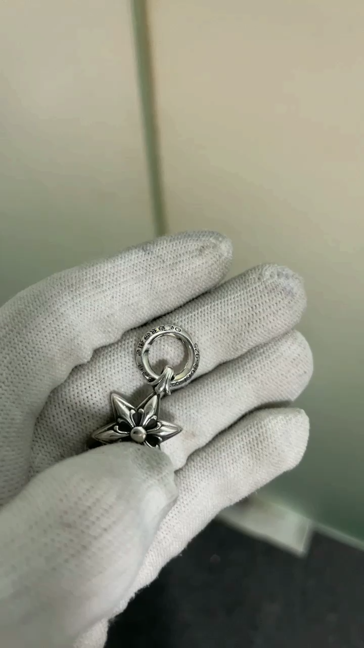 CHROME HEARTS STAR CHARM
