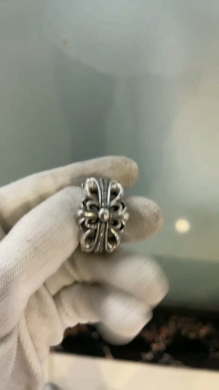CHROME HEARTS DOUBLE FLORAL RING WITH WHITE DIAMONDS