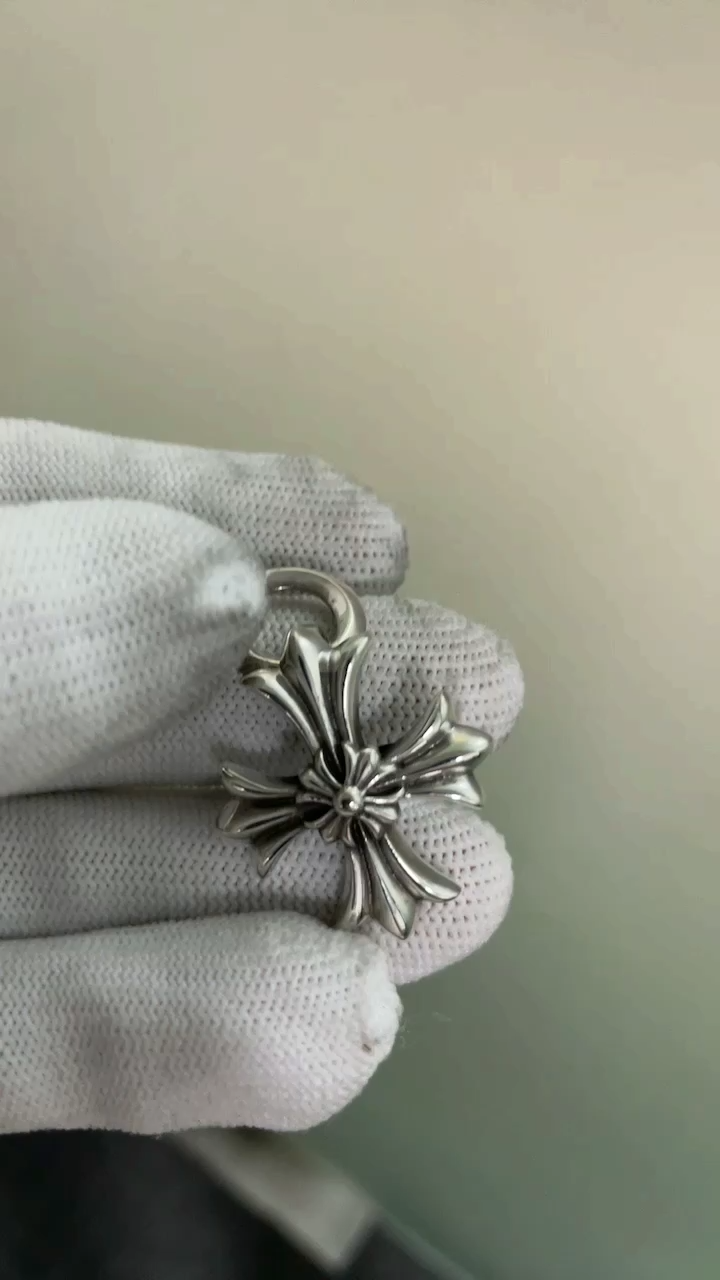 CHROME HEARTS DOUBLE PLUS CHARM