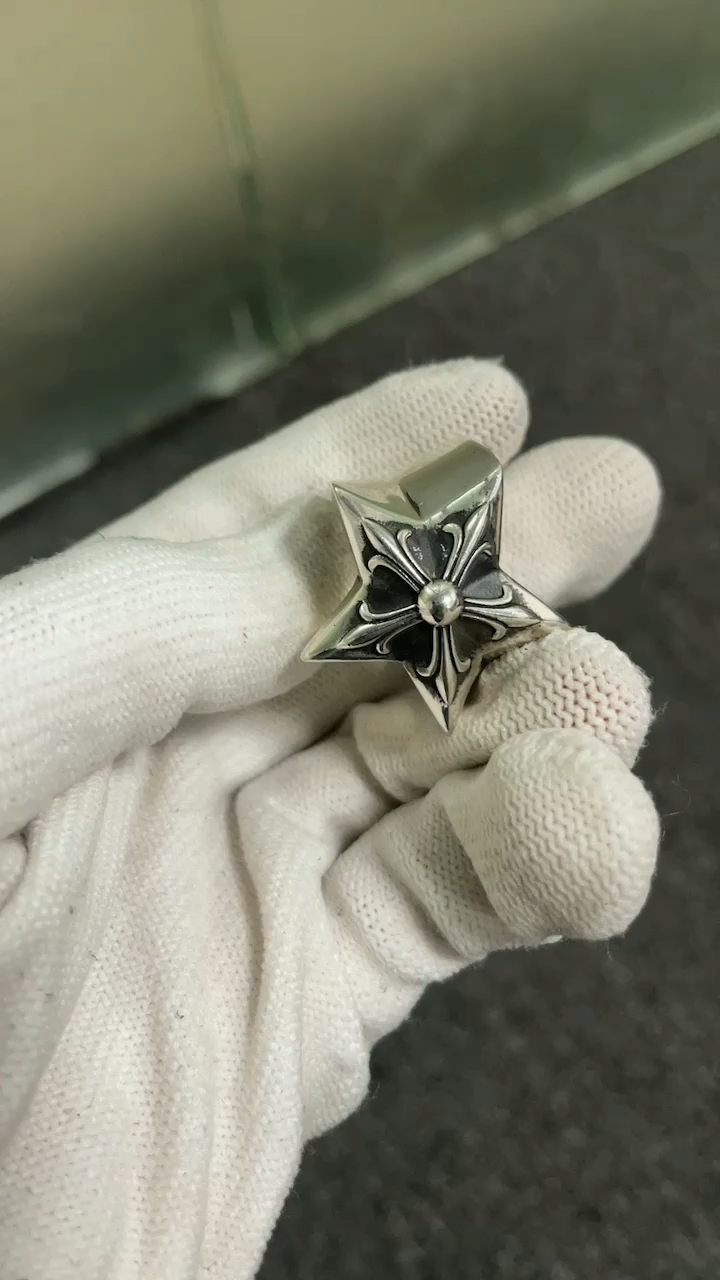 CHROME HEARTS LARGE STAR RING