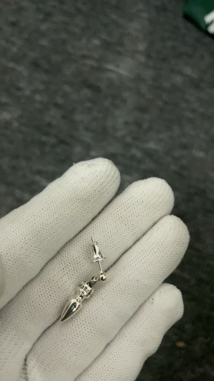 CHROME HEARTS SPIKE EARRING