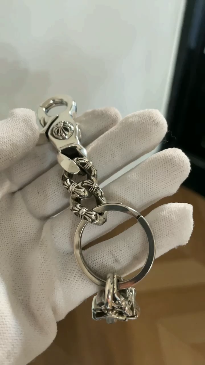 CHROME HEARTS DOUBLE DAGGER KEY RING