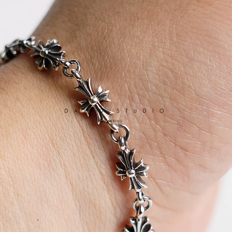 TINY E CH PLUS BRACELET