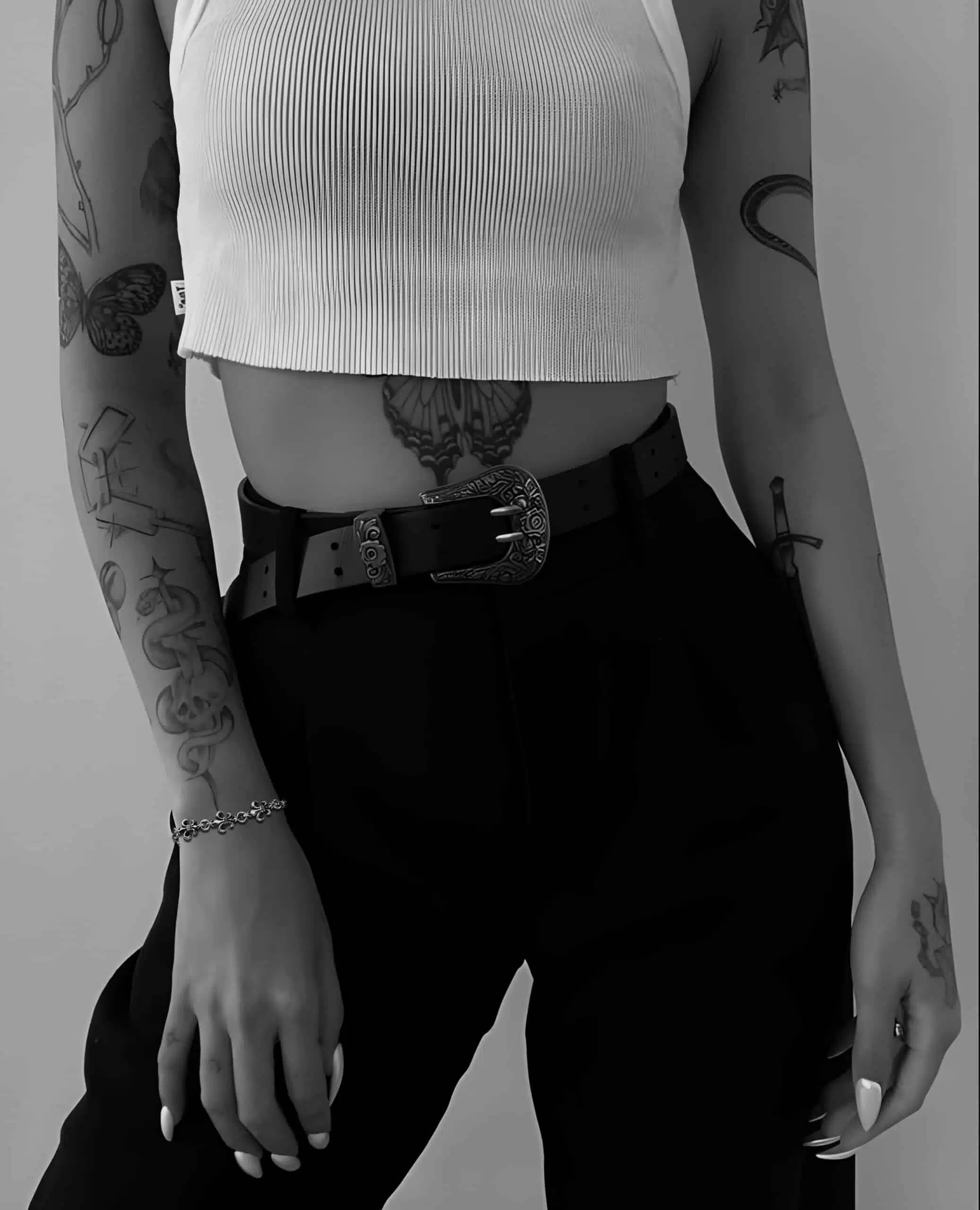 BS FLEUR CROSS CUT OUT LINK BRACELET