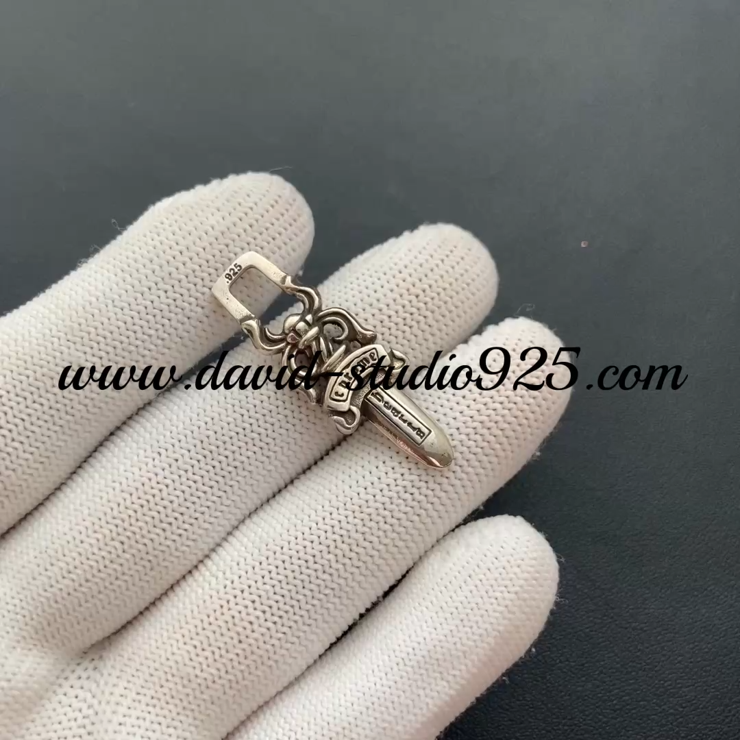 ZIPPER PULLS