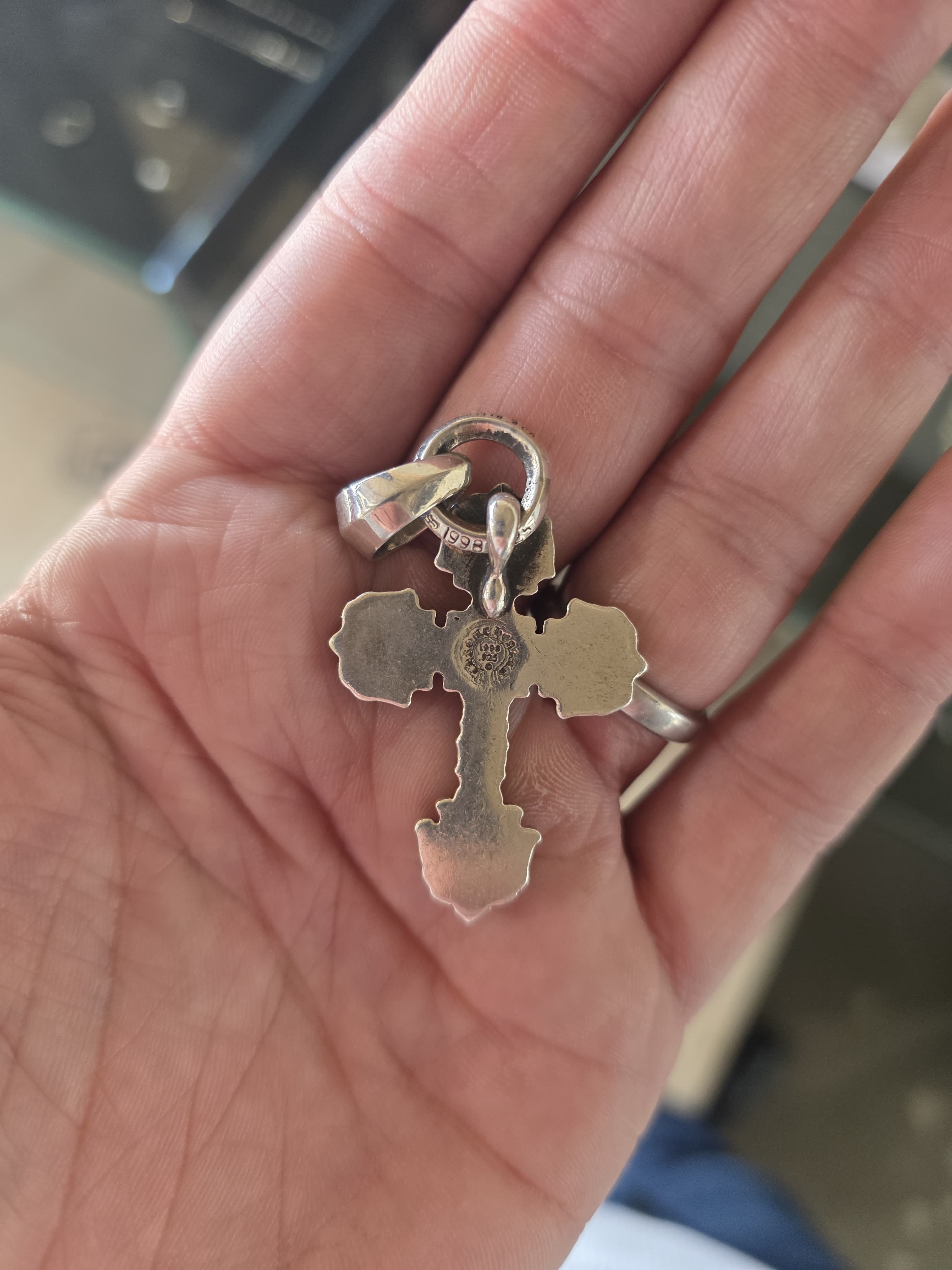 XS FILIGREE CROSS PENDANT WITH REAL EMERALDS