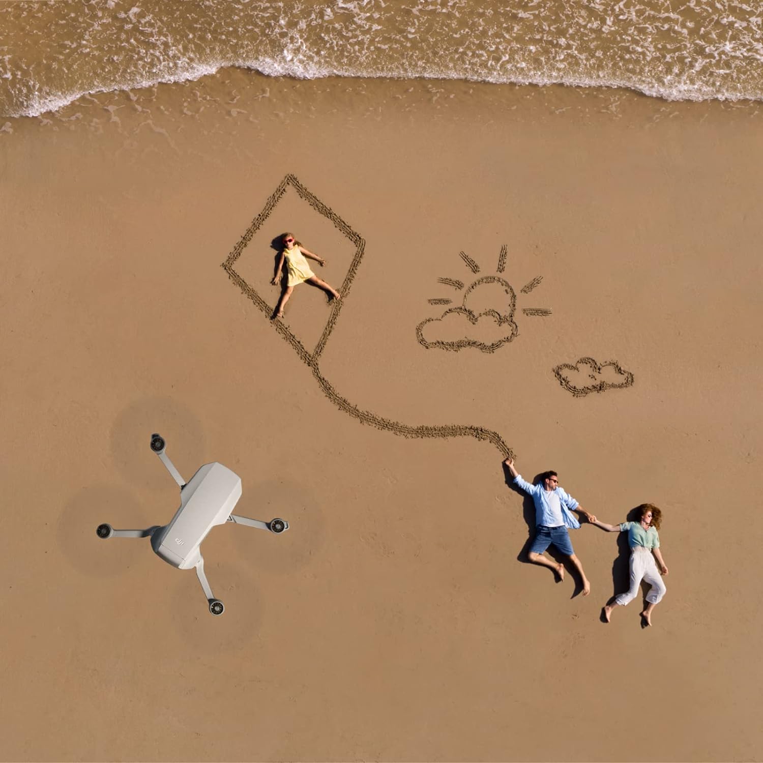 DJI Mini 2 - Drone Quadcopter ultraligero y plegable, cardán de 3 ejes con cámara 4K, foto de 12MP, tiempo de vuelo de 31 minutos, transmisión de video HD OcuSync 2.0 de 6.2 mi, QuickShots gris