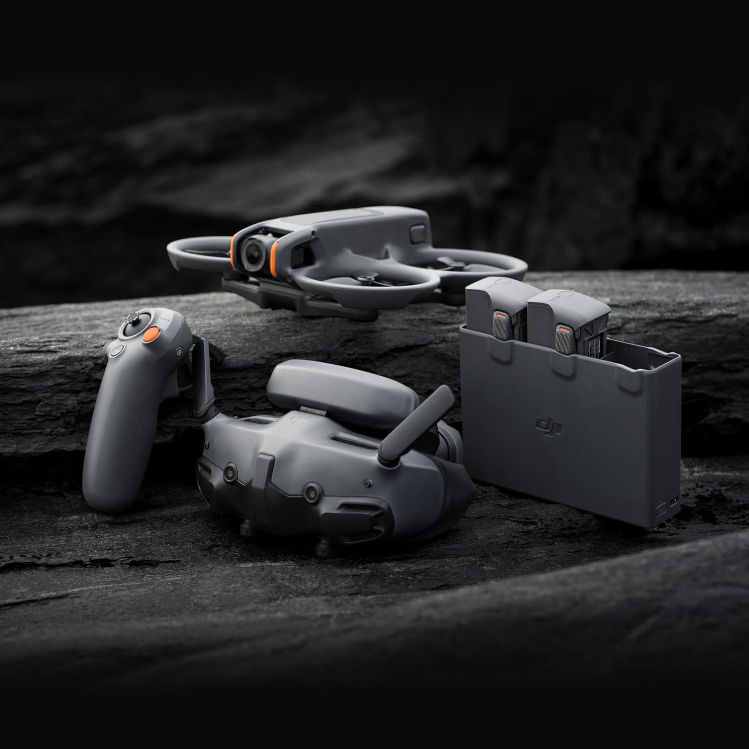 DJI Avata 2 Fly More Combo (1 batería), drones FPV con cámara para adultos 4K, experiencia inmersiva, protector de hélice integrado, fácil de volar/rodar, compatible con identificación remota FAA,