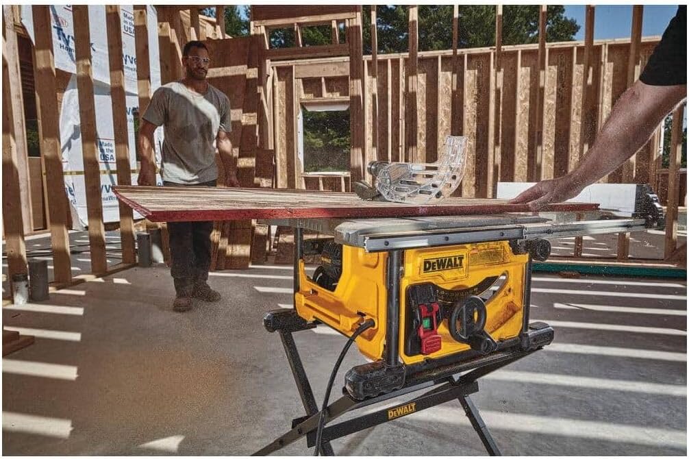 DEWALT Table Saw for Jobsites, 8-1/4 Inch, 15 Amp (DWE7485)