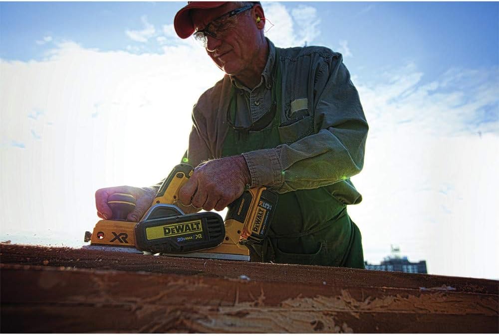 DEWALT 20V MAX Planer, 30,000 Cuts Per Minute, 2 mm Cut Depth, Brushless Motor, Bare Tool Only (DCP580B)