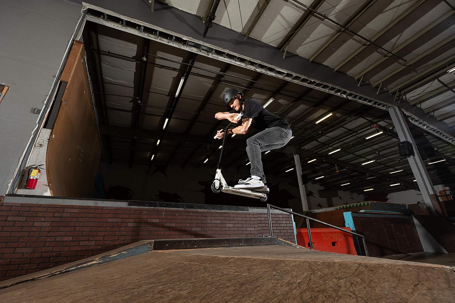 Mongoose Rise Freestyle Stunt Trick Scooter, For Kids Youth Adult Men Women Ages 8 Up, Lightweight Alloy Deck & Heavy-Duty Frame Up to 220 lbs., Bike-Style Grip, T-Bar Handlebar and High Impact Wheels