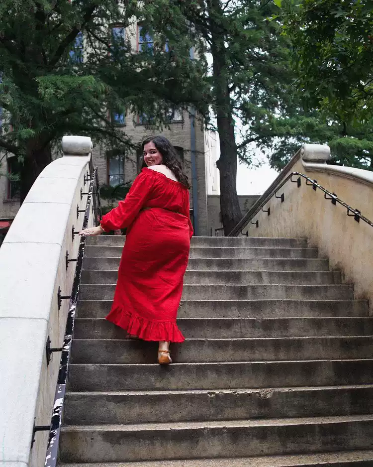 Bright red long-sleeved shirt off shoulder single-breasted linen home dress holiday dress