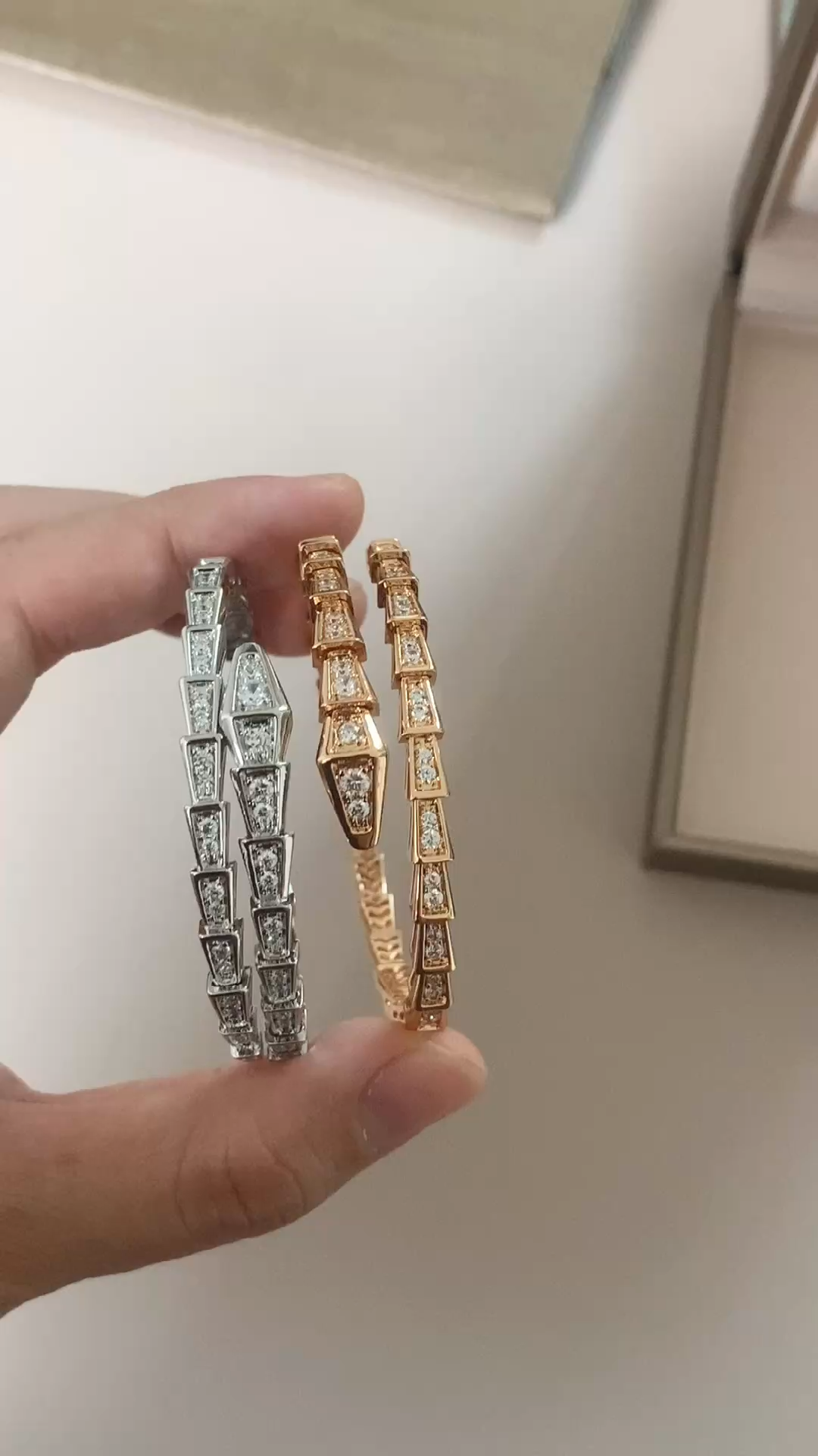 BVLGARI  Narrow snake bracelet